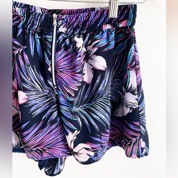 Dynamite Tropical Print Zipper Shorts – Size XS, Purple, Pink, Navy Blue - Picture 5 of 7